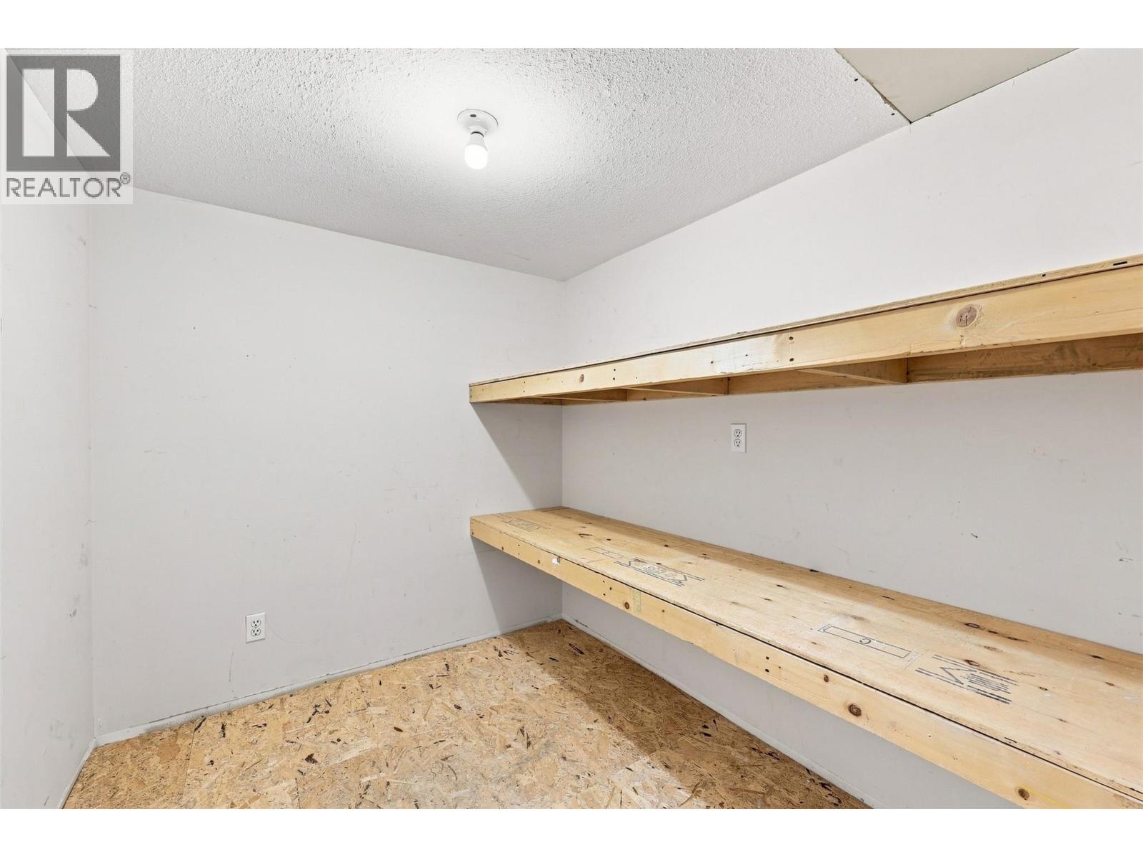 1060 PINE SPRINGS Road - Image 58