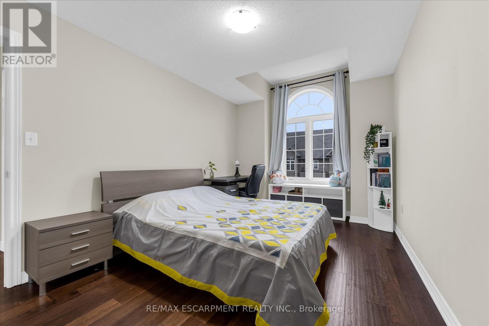 #13 370 STONEHENGE DRIVE - 17