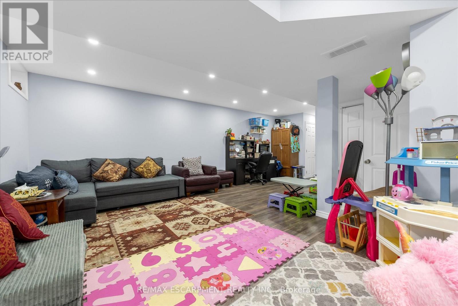 #13 370 STONEHENGE DRIVE - 30