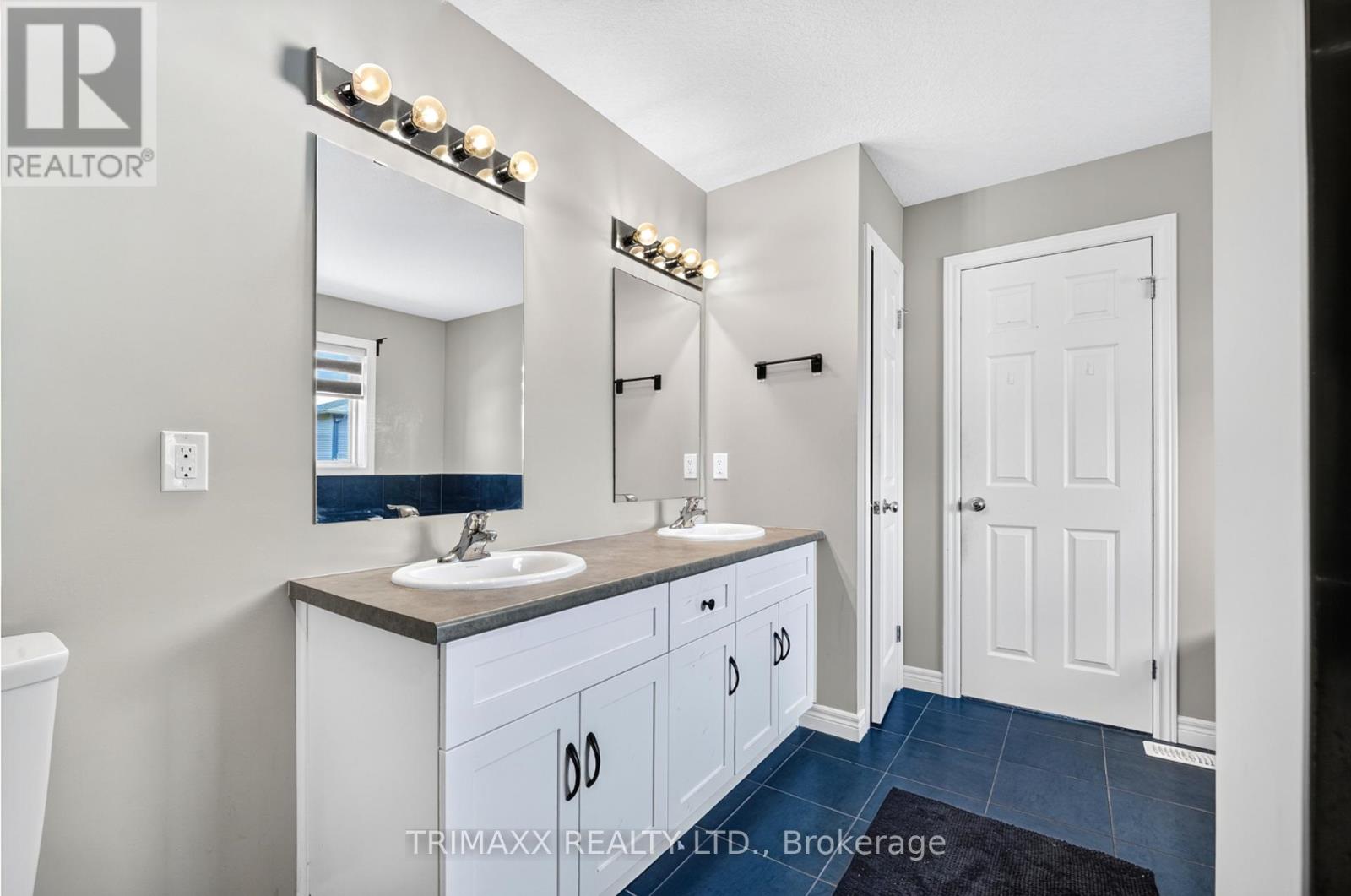 104 TARTAN AVENUE - 18