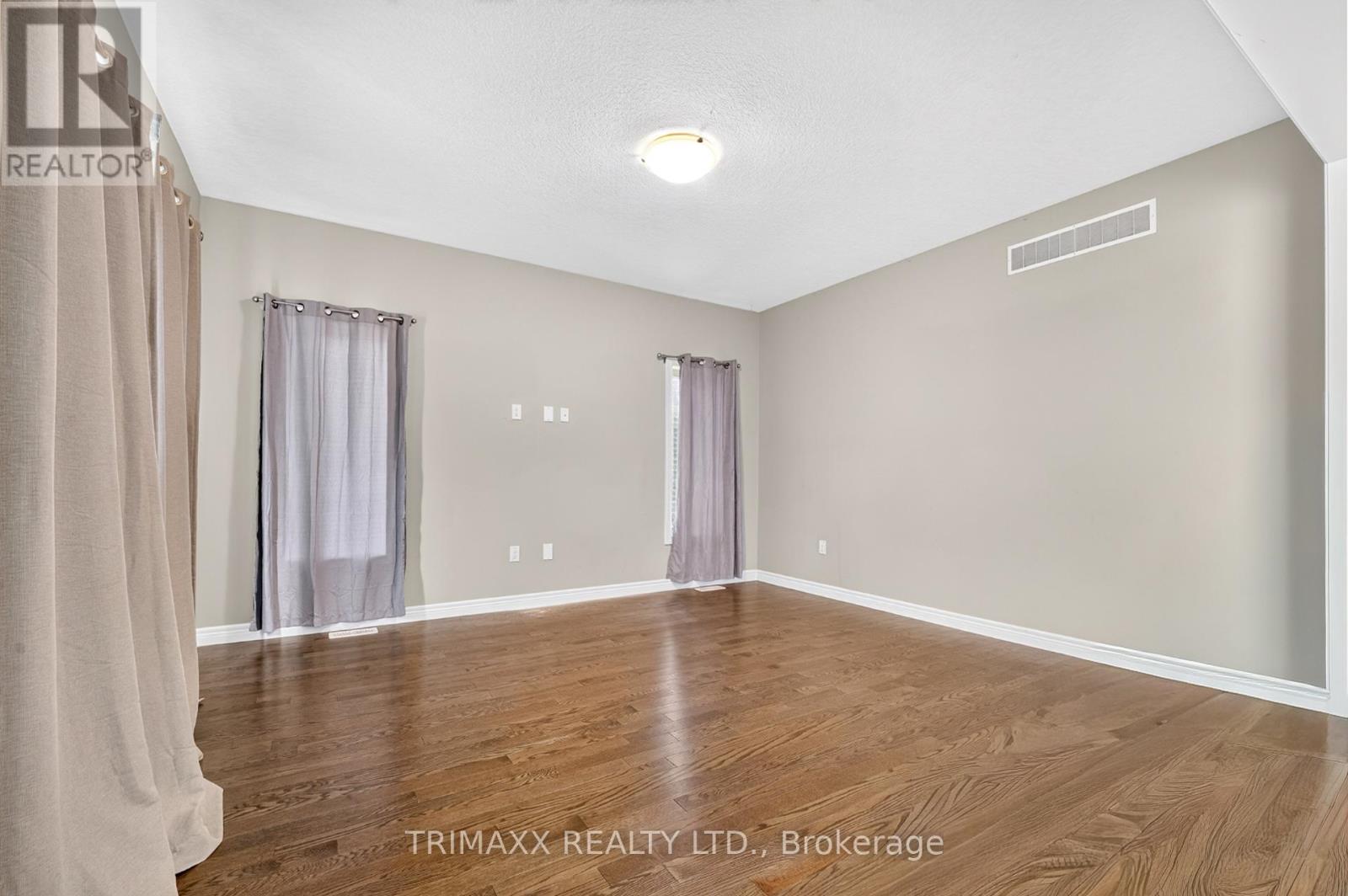 104 TARTAN AVENUE - 4