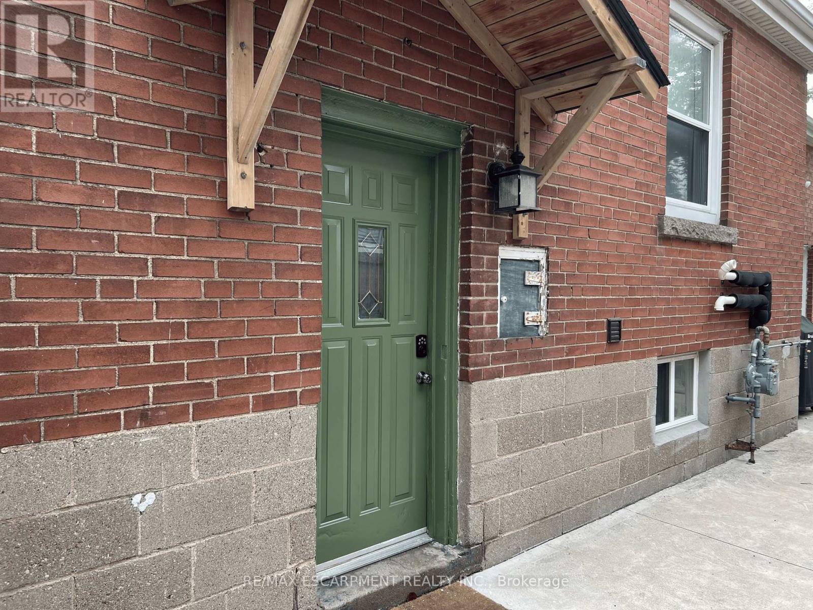 Photo of 4 Sunning Hill Avenue