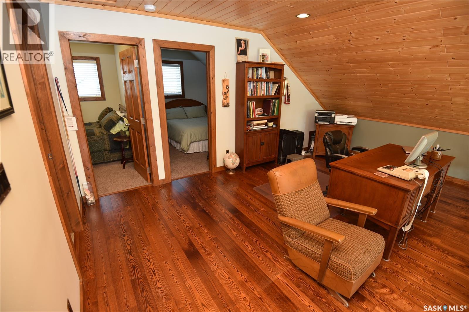 308 Park DRIVE - 44