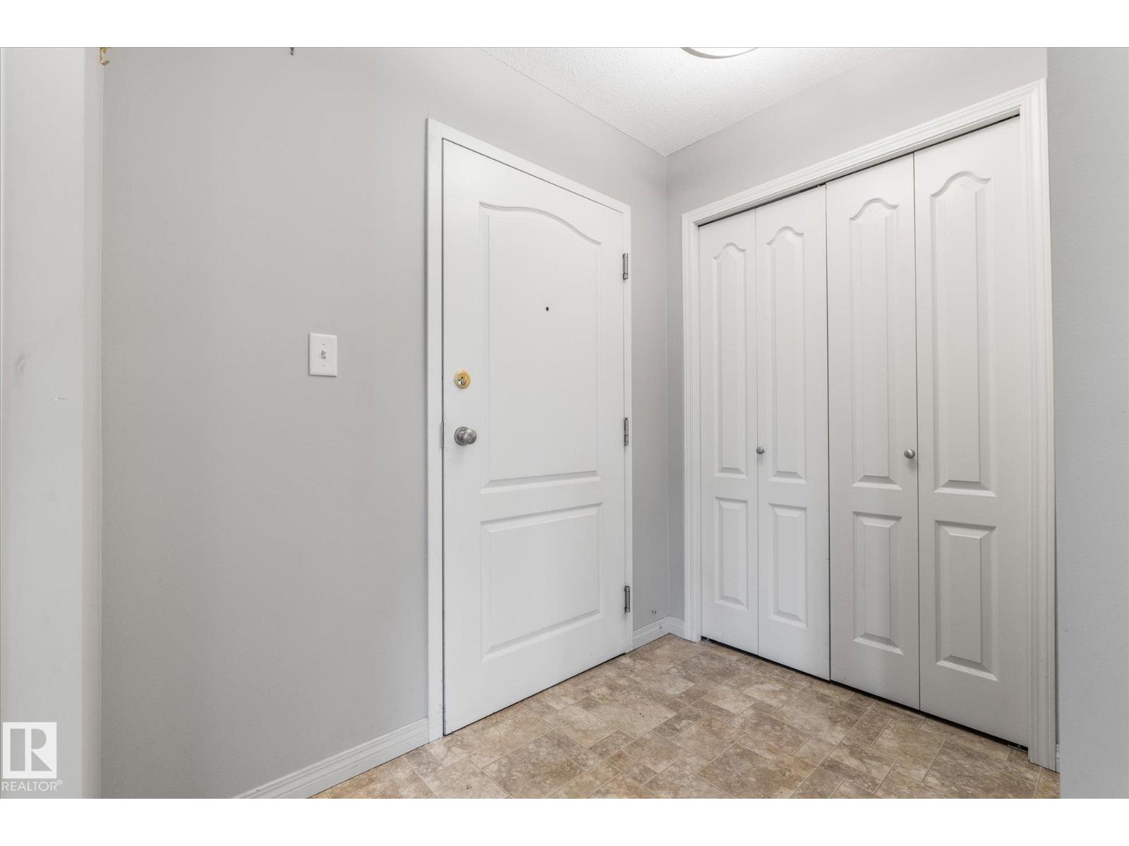 #208 4903 47 AV - 27