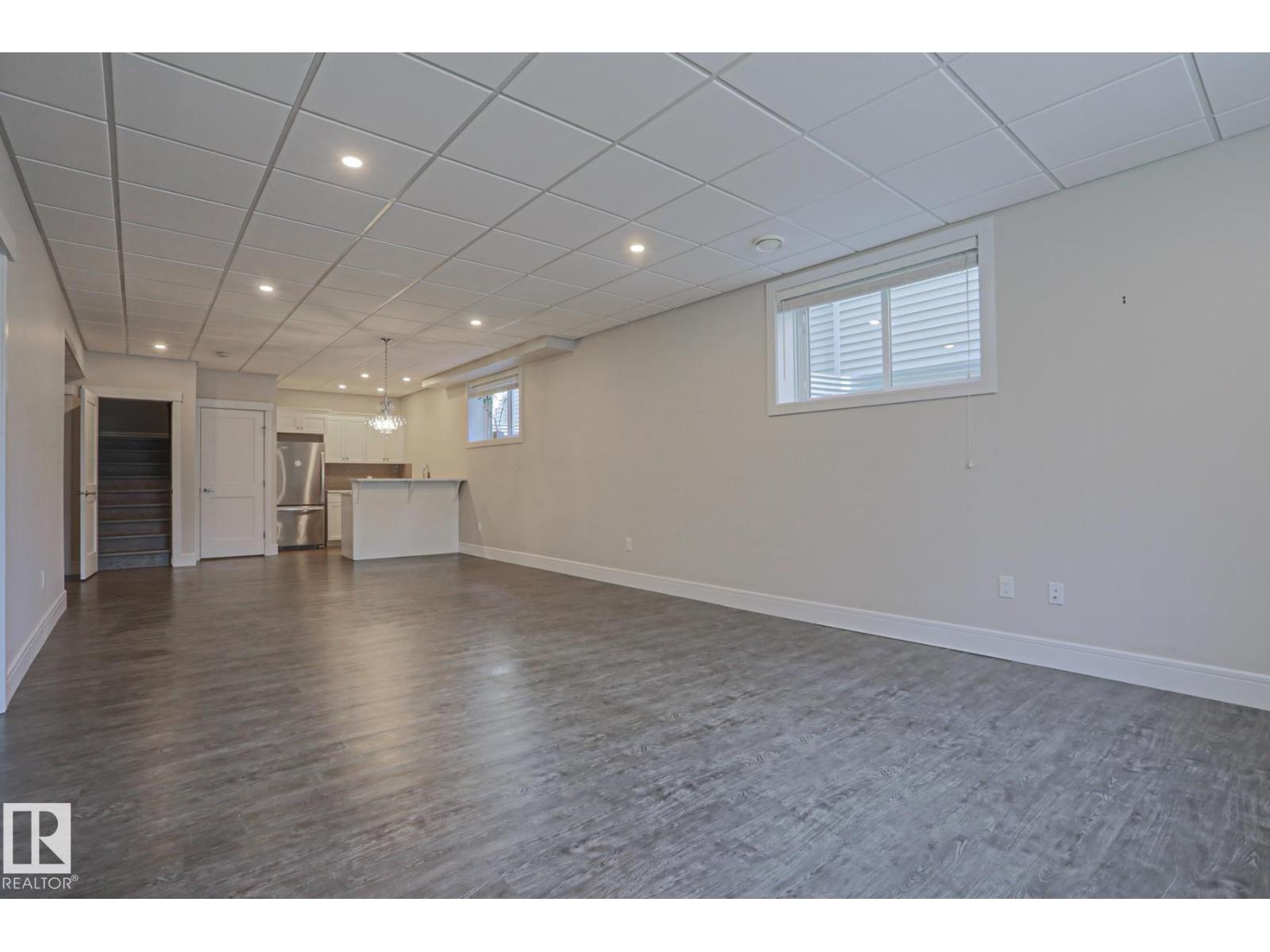 9711 223 ST NW - 32