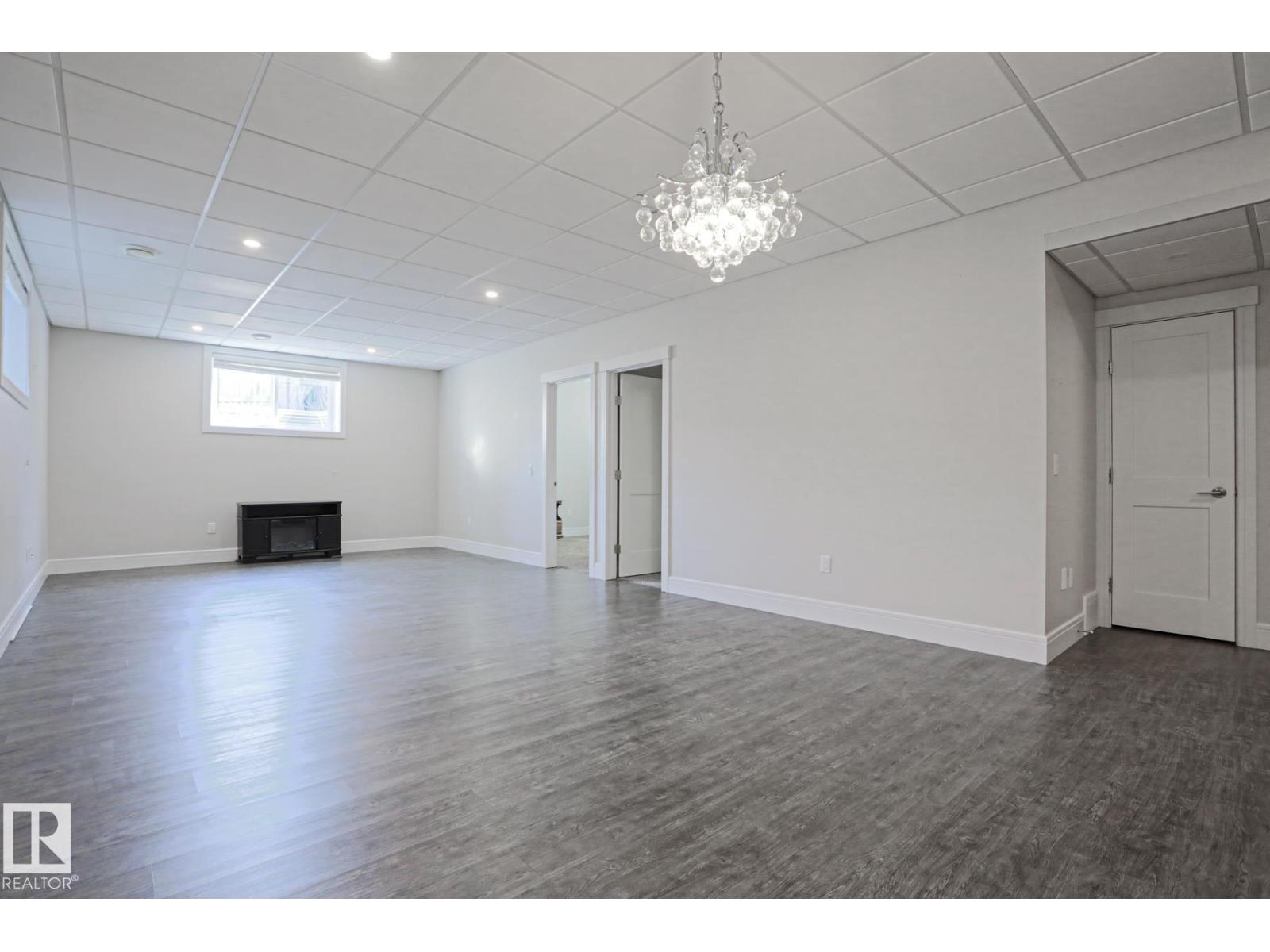 9711 223 ST NW - 40