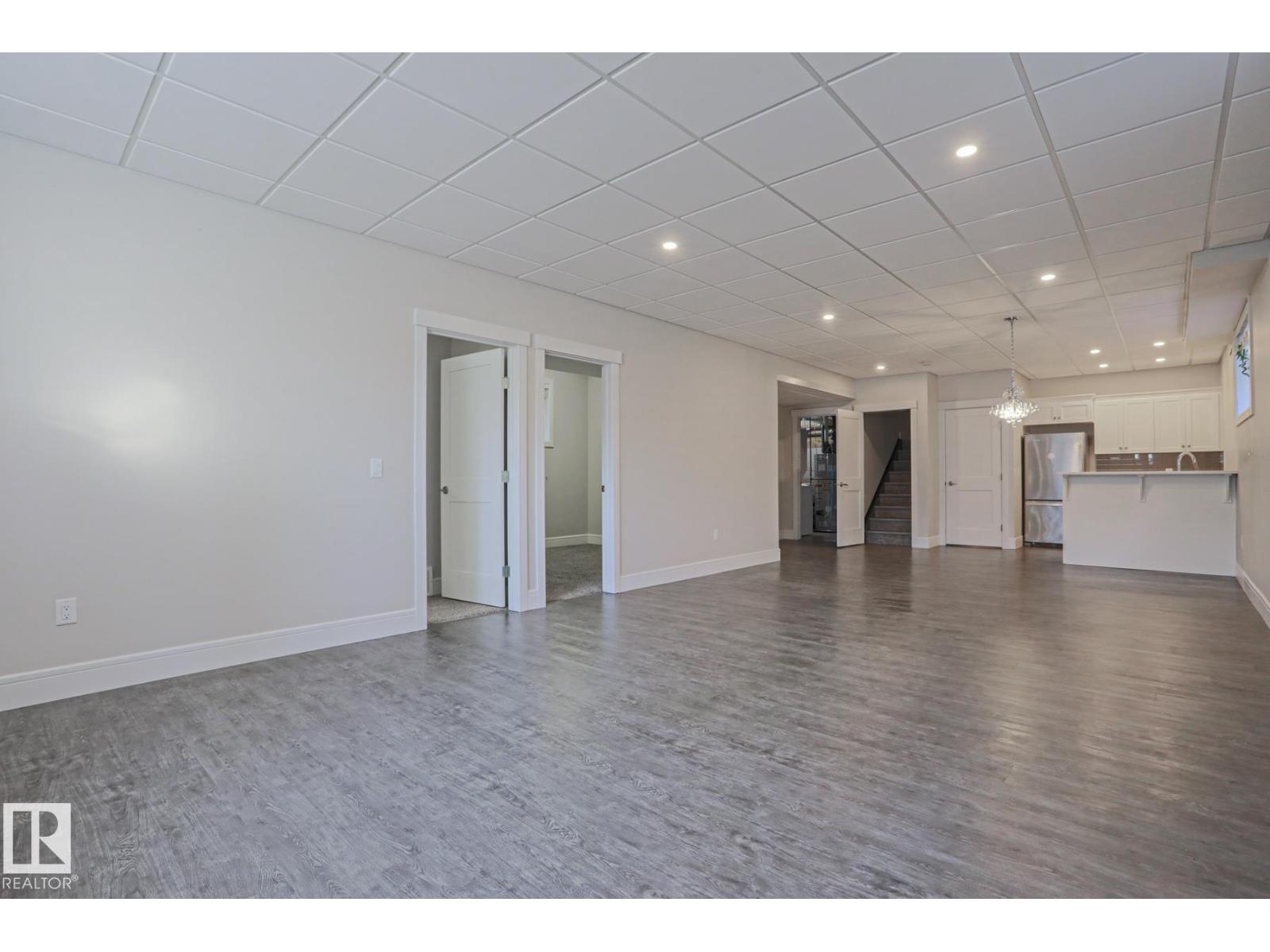 9711 223 ST NW - 48