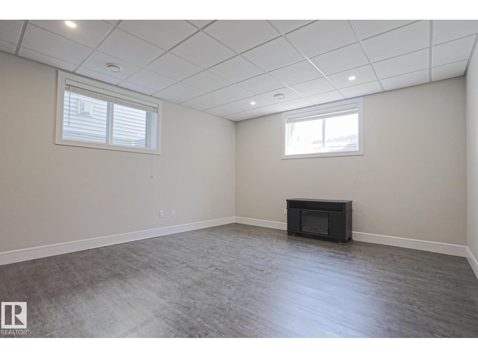 9711 223 ST NW - 50