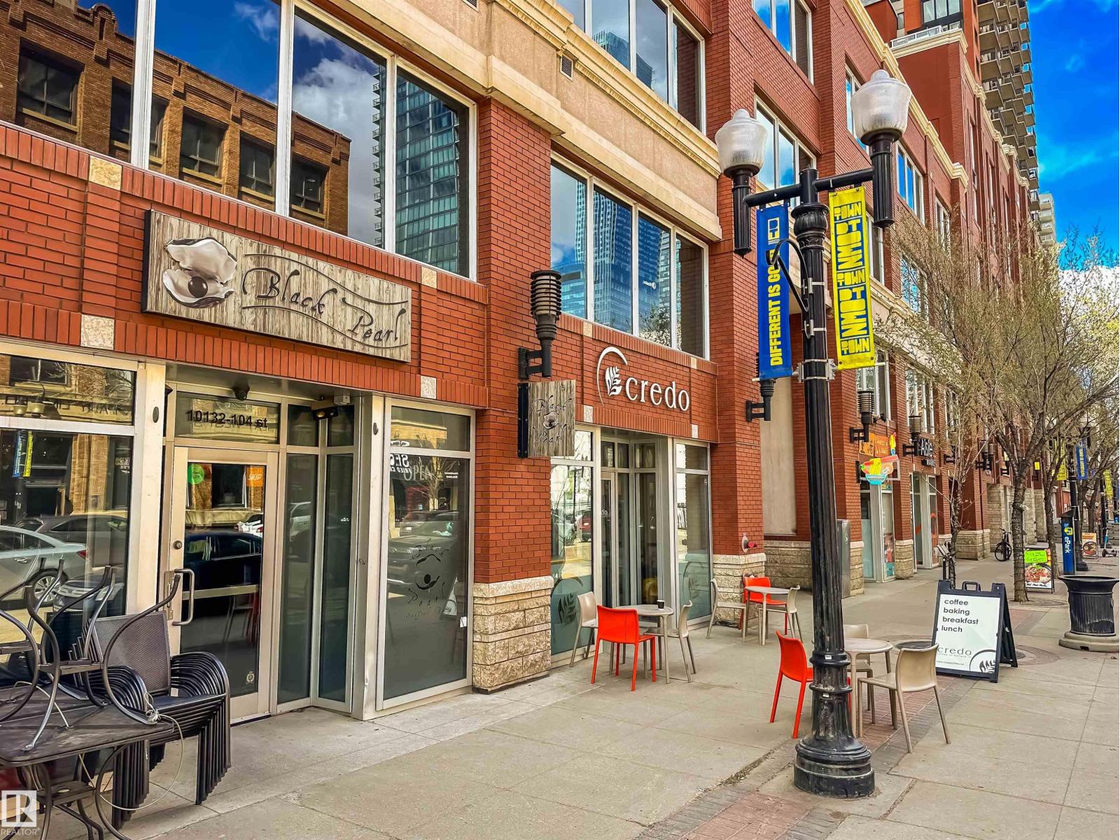 #703 10152 104 ST NW, Downtown (Edmonton), Edmonton photo 2