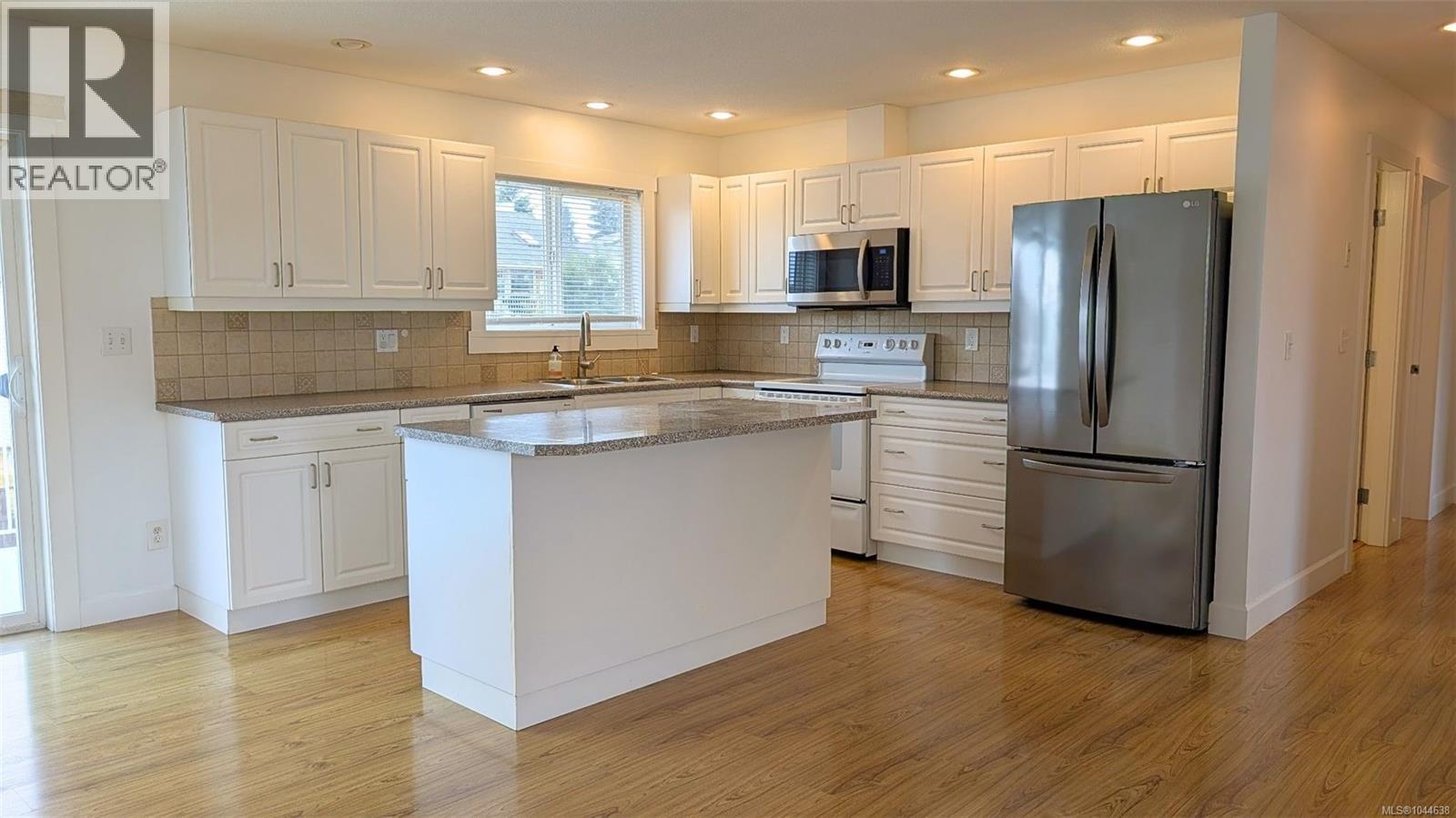 1721 Northfield Rd - Image 4