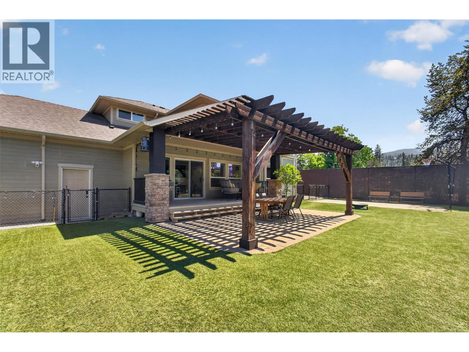 4588 Raymer Road - 32