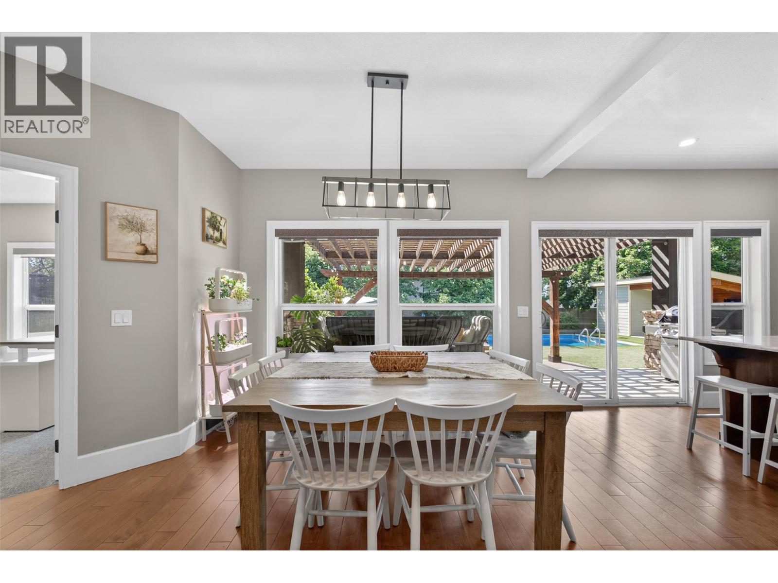 4588 Raymer Road - 11