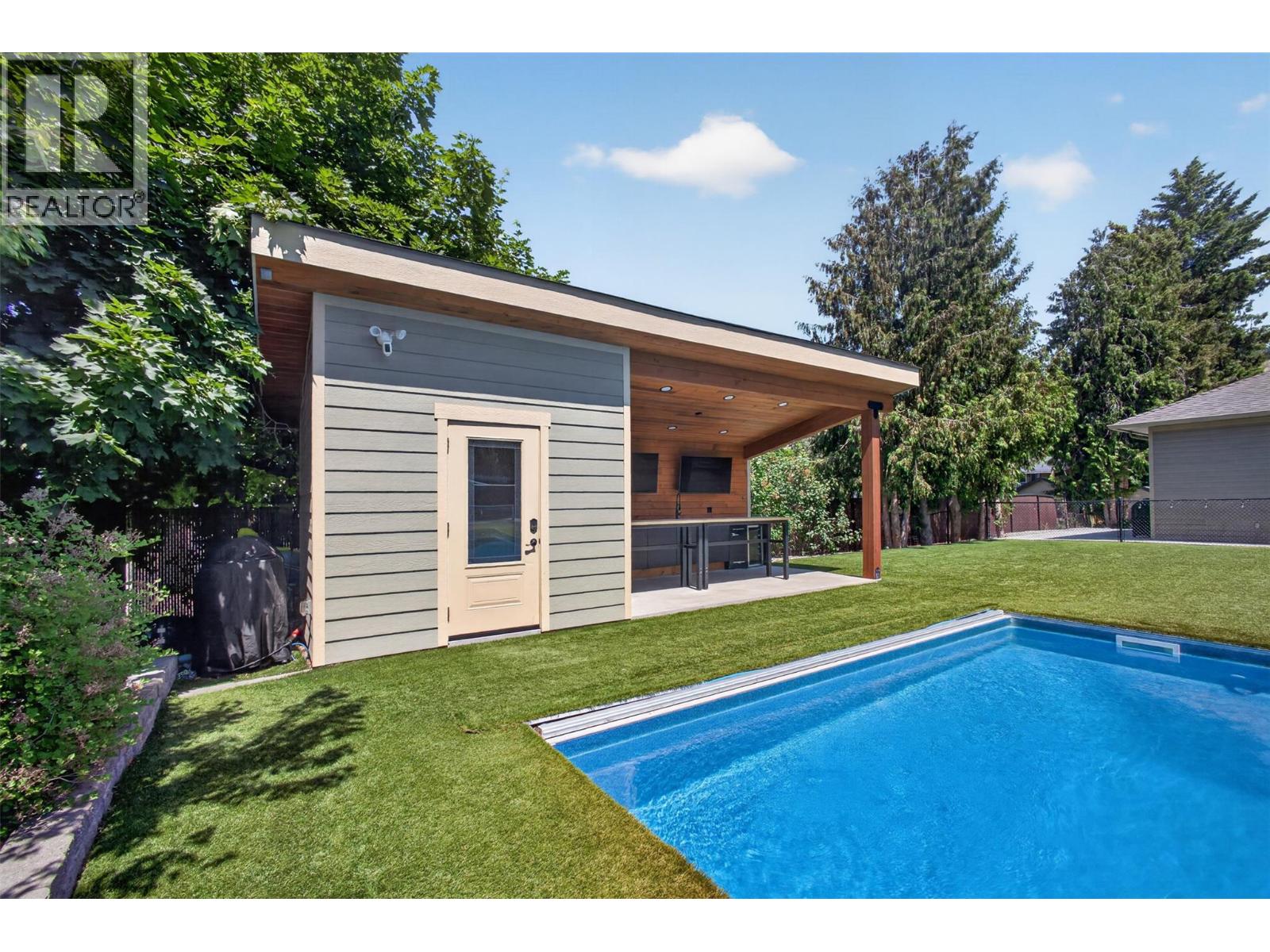 4588 Raymer Road - 39