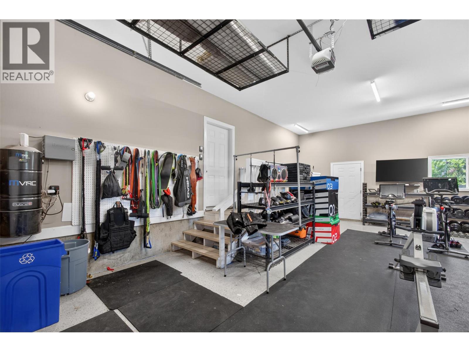 4588 Raymer Road - 66