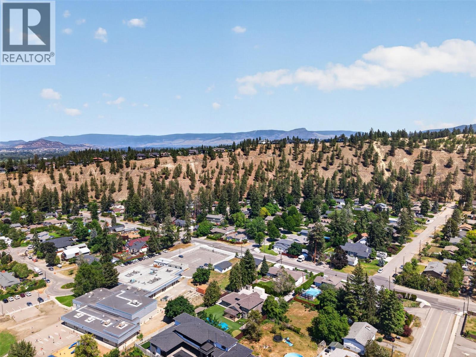 4588 Raymer Road - 85