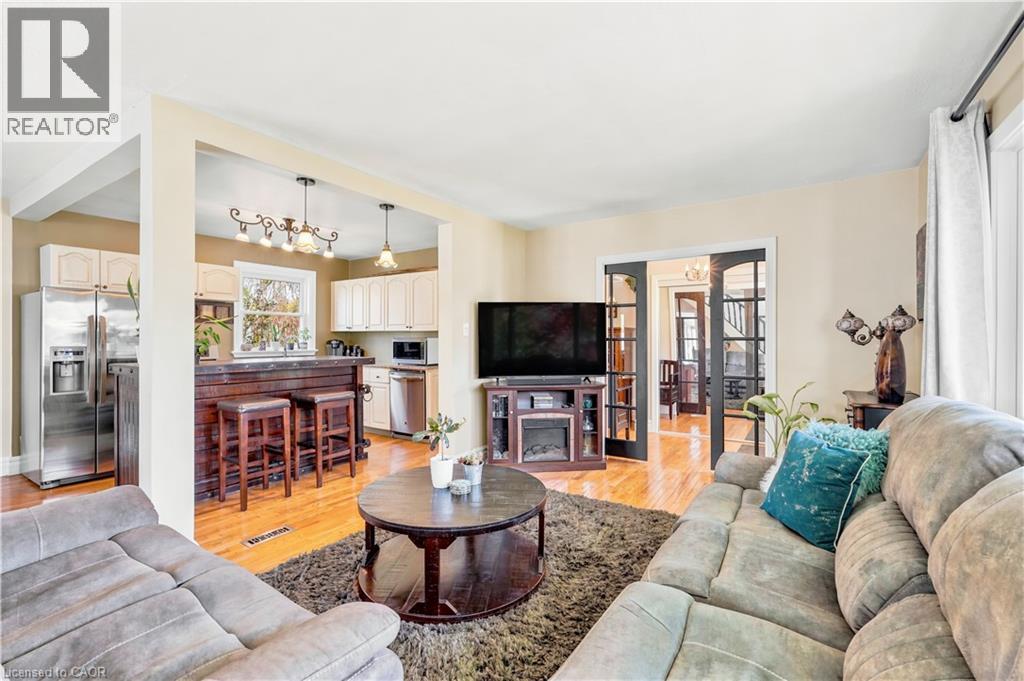 937 PARK Avenue W - 7