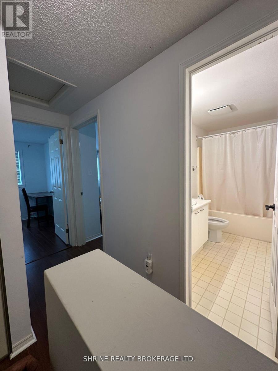 #19 70 Chapman Court, London North (North I), Ontario, N6G4Z4, London North (North I), Ontario — photo 5 of 5