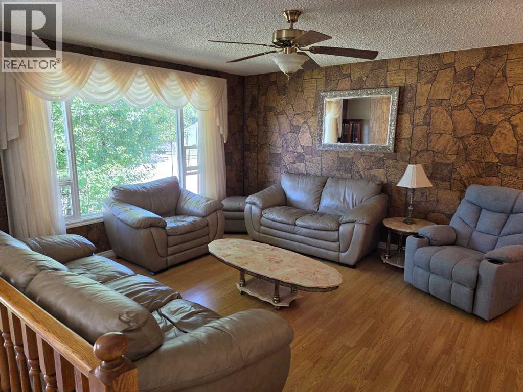 5144 35 Street East, Innisfail