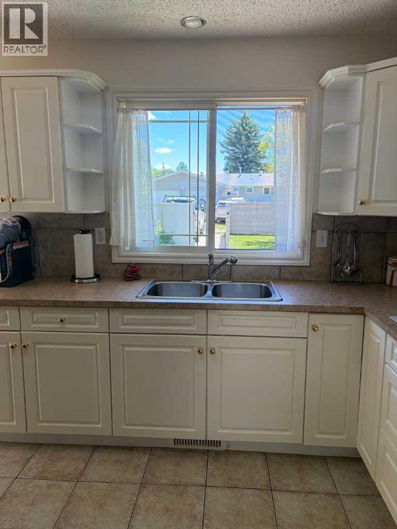 5144 35 Street East, Innisfail