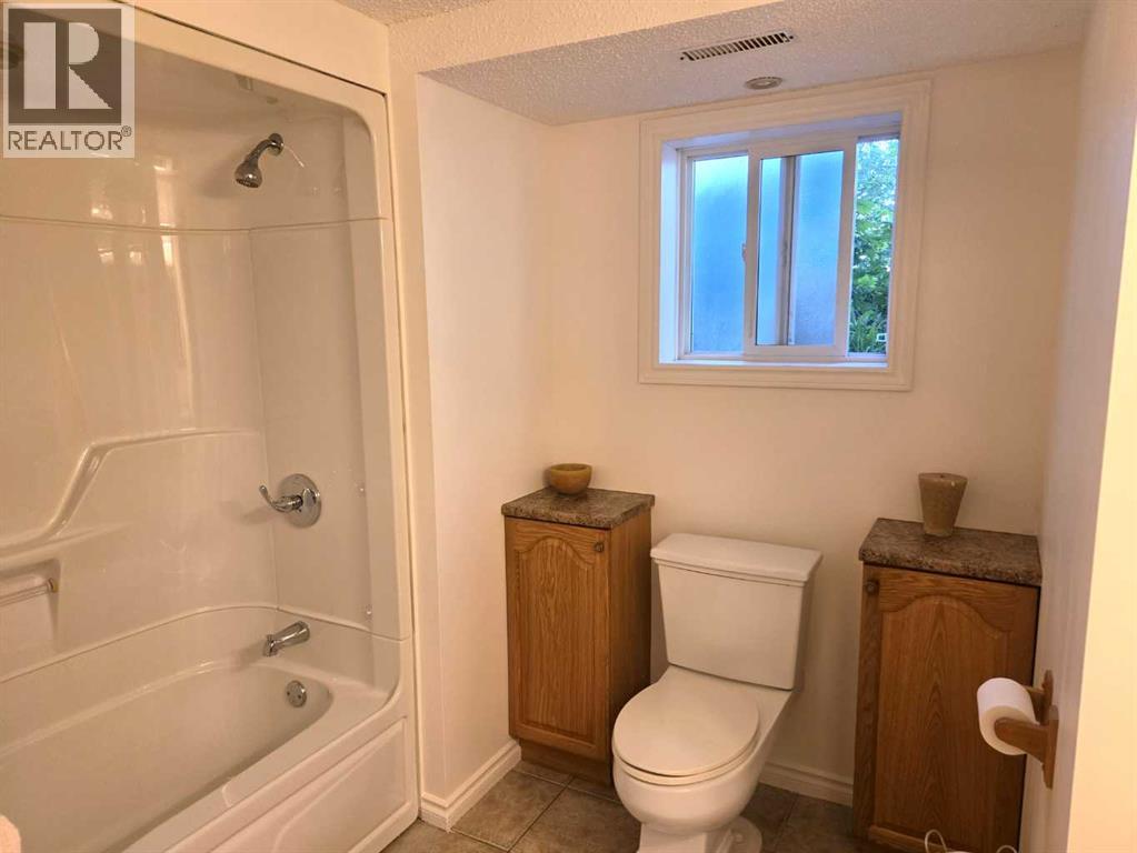 5144 35 Street East, Innisfail
