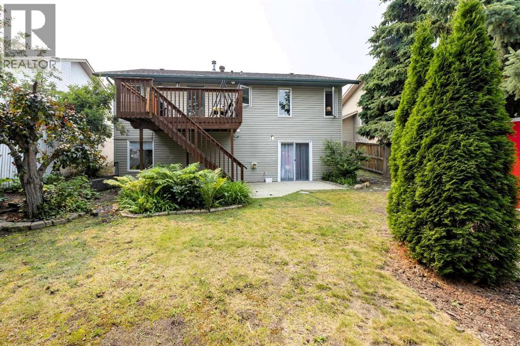 19 Royal Crescent, Lacombe