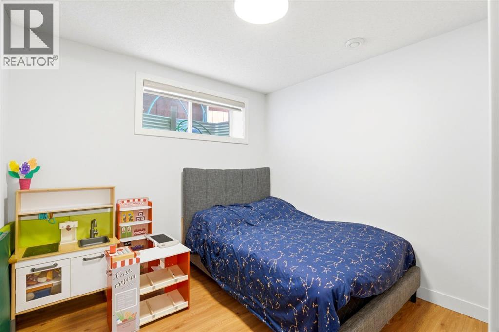 564 Evanston Drive NW - 19