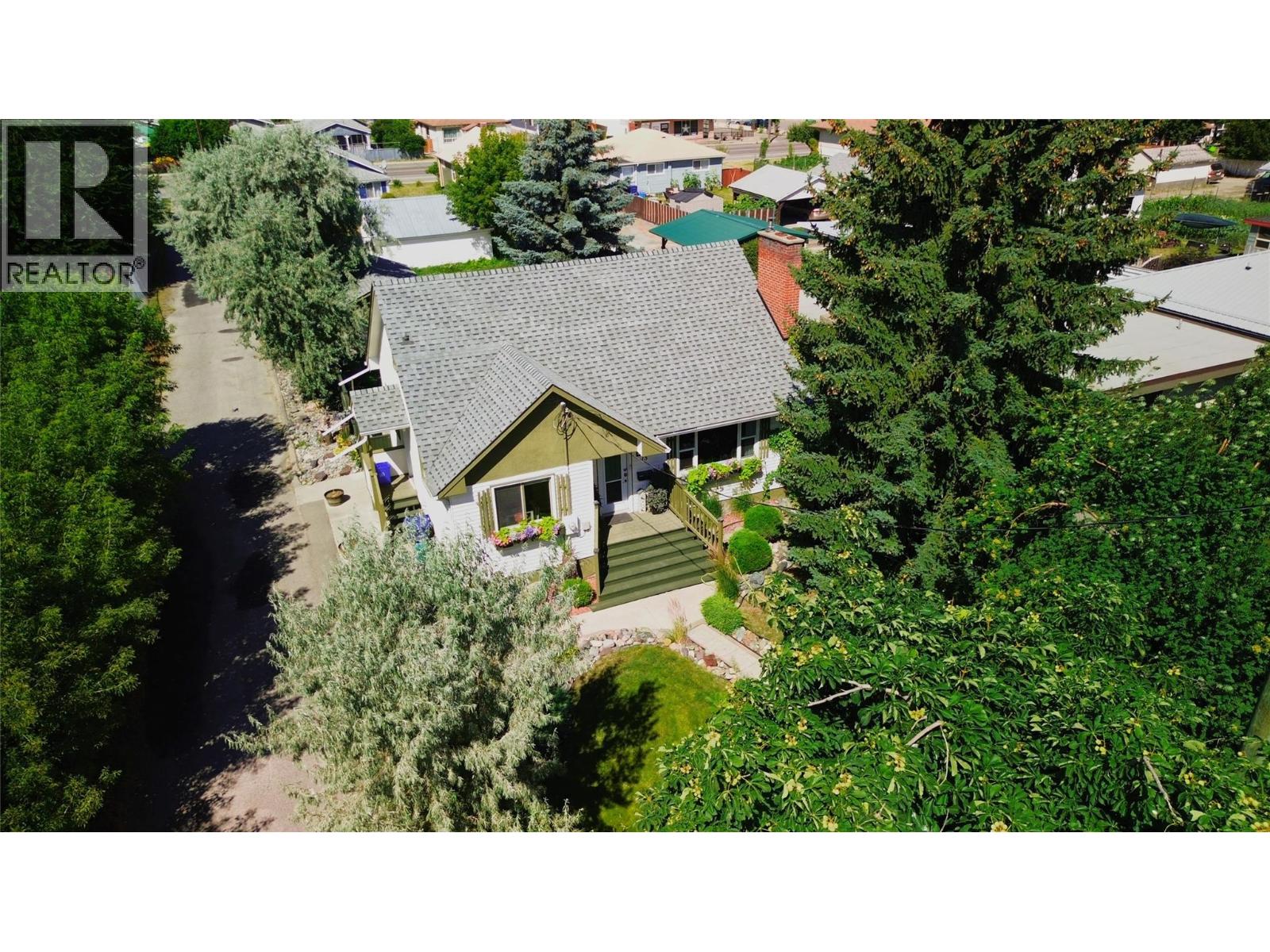 15 15th Avenue S - 48