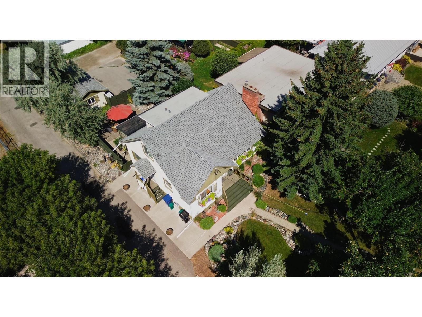 15 15th Avenue S - 45