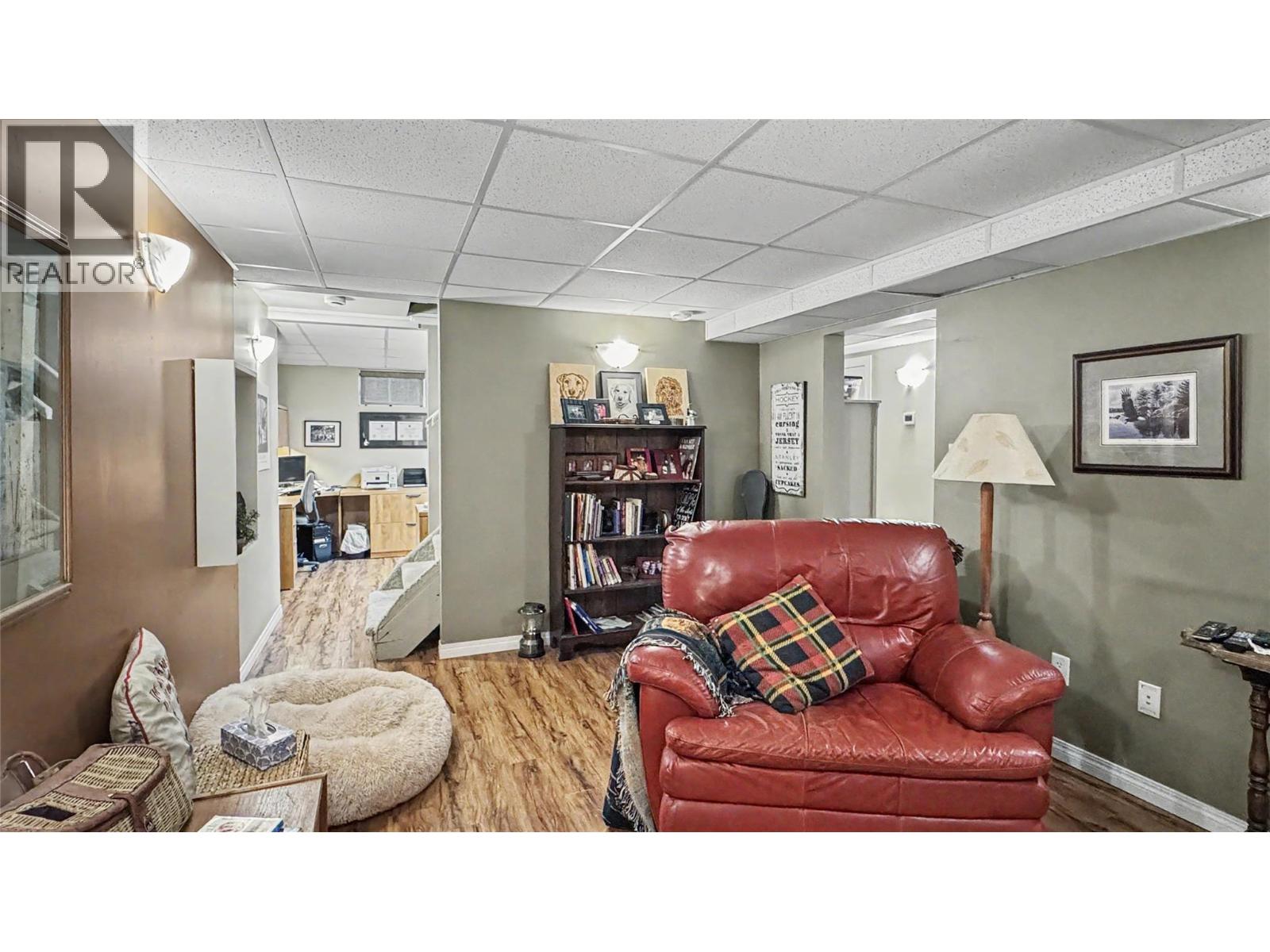 15 15th Avenue S - 24