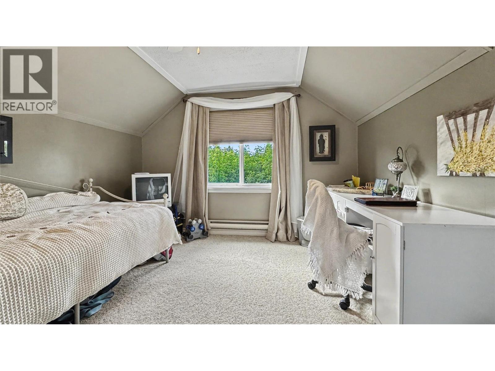 15 15th Avenue S - 20