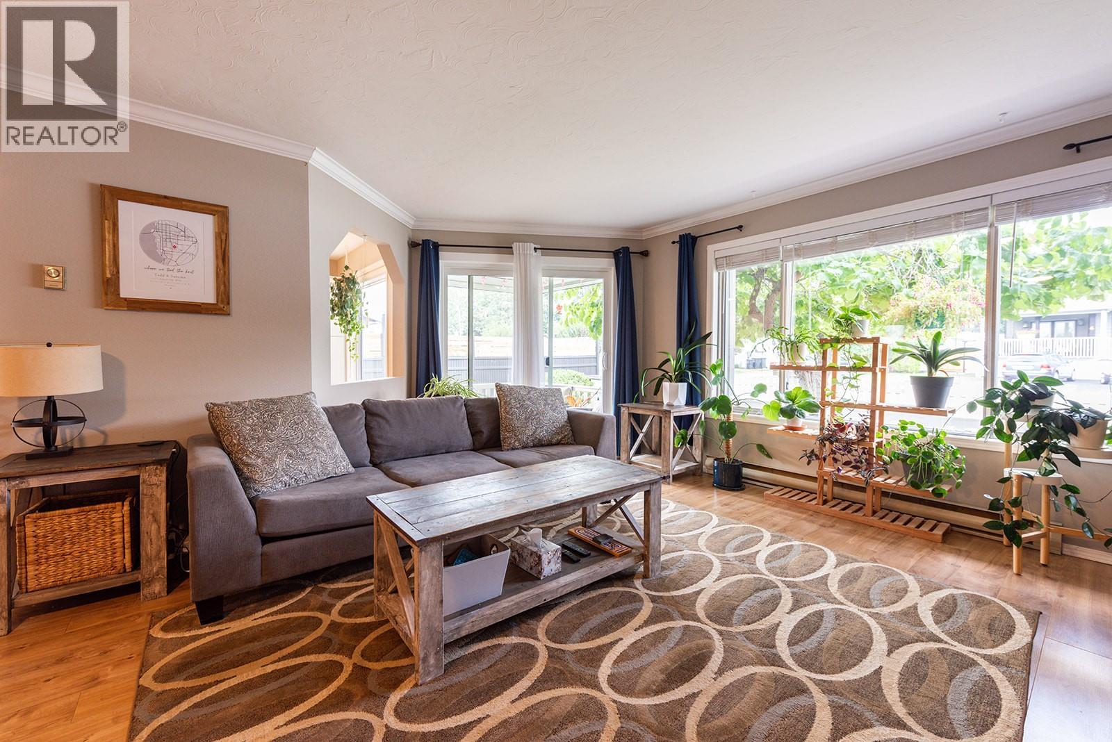 #101 62 Dauphin Avenue - 7