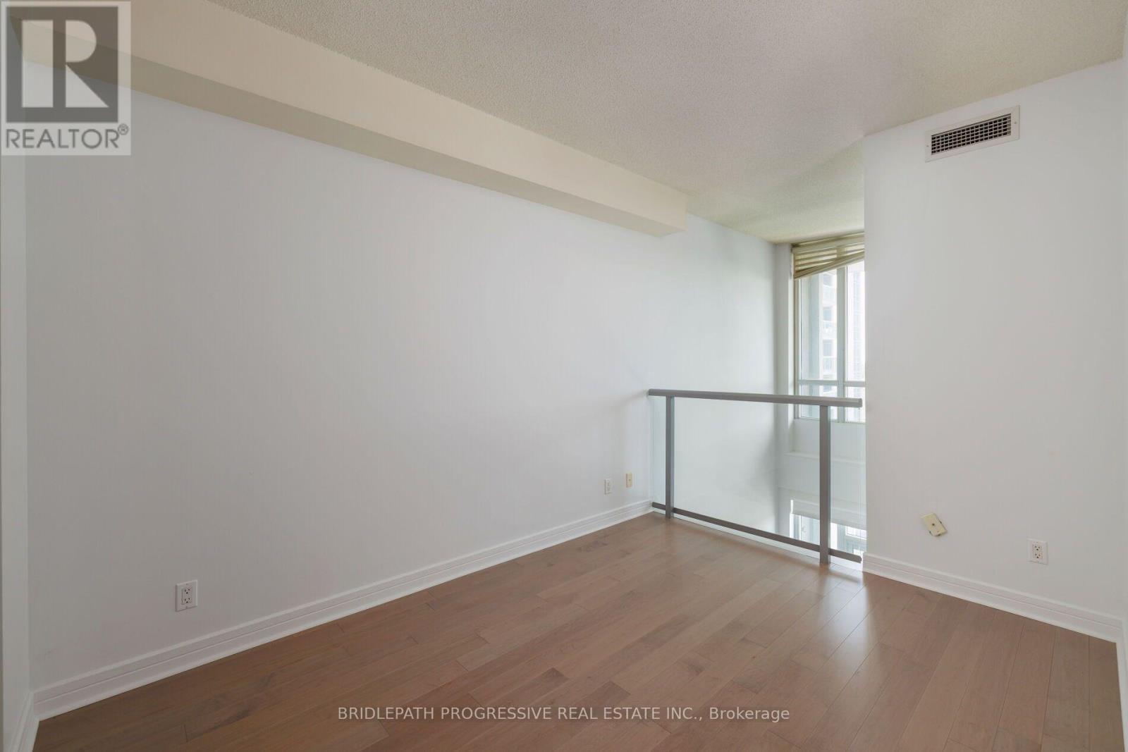 #509 1 AVONDALE AVENUE - 29