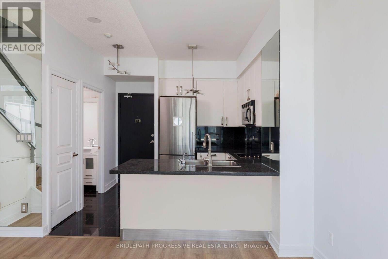 #509 1 AVONDALE AVENUE - 6