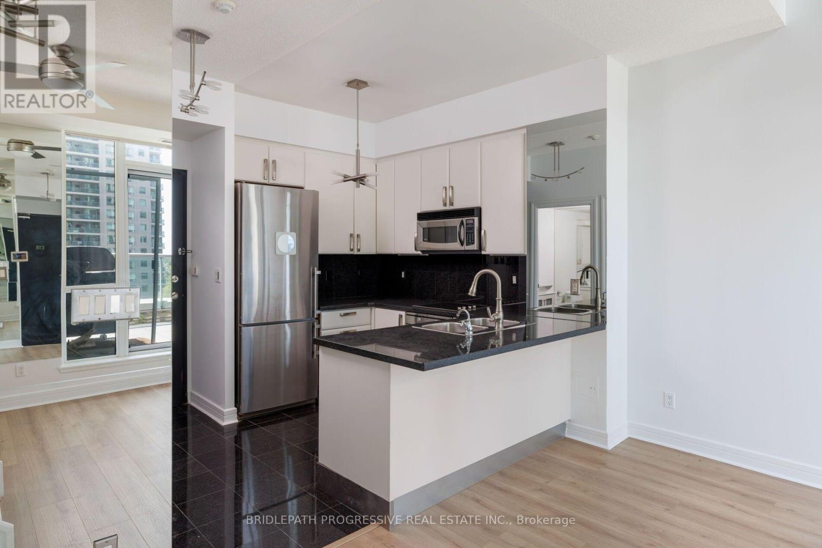 #509 1 AVONDALE AVENUE - 9