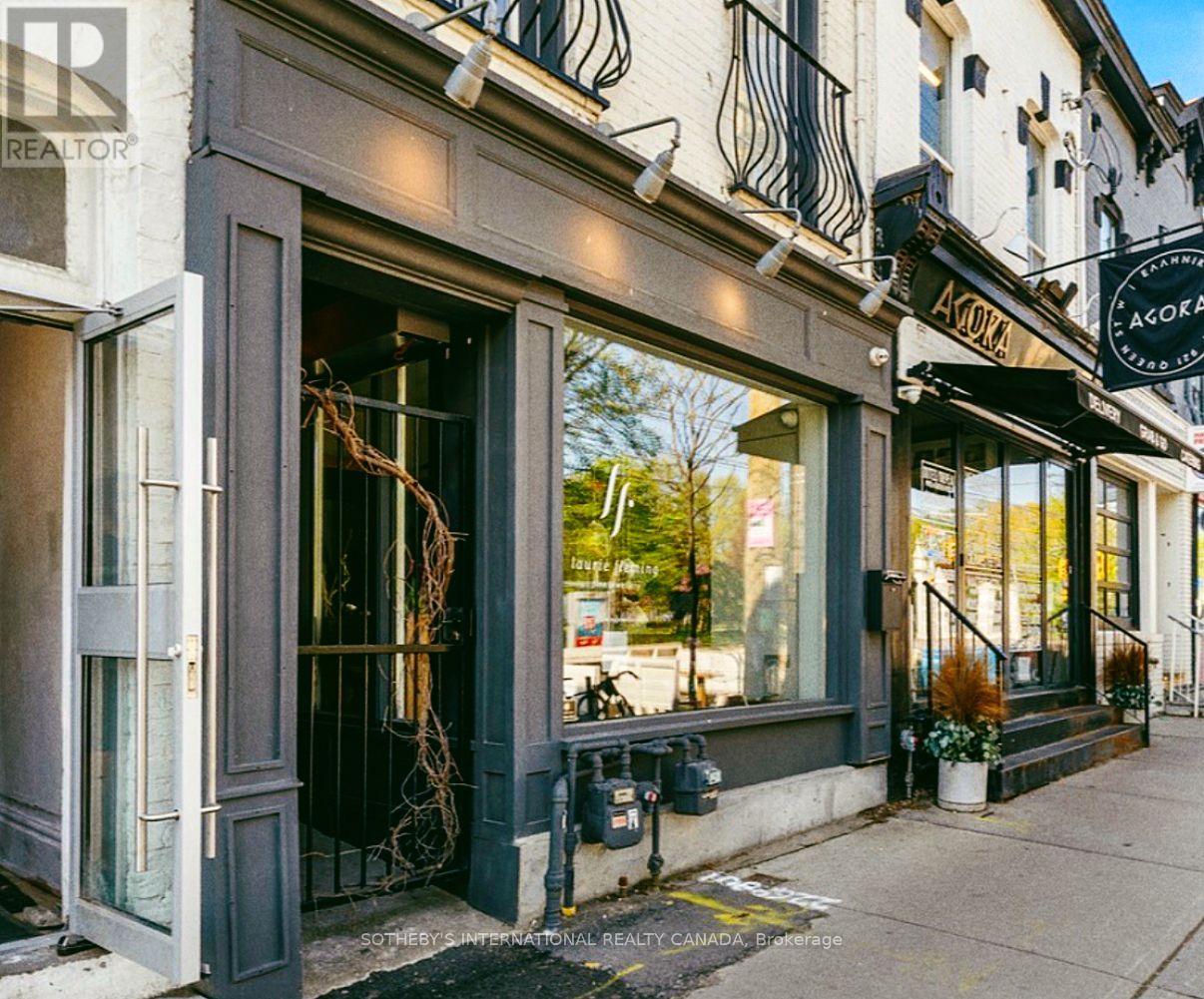 919 QUEEN STREET W