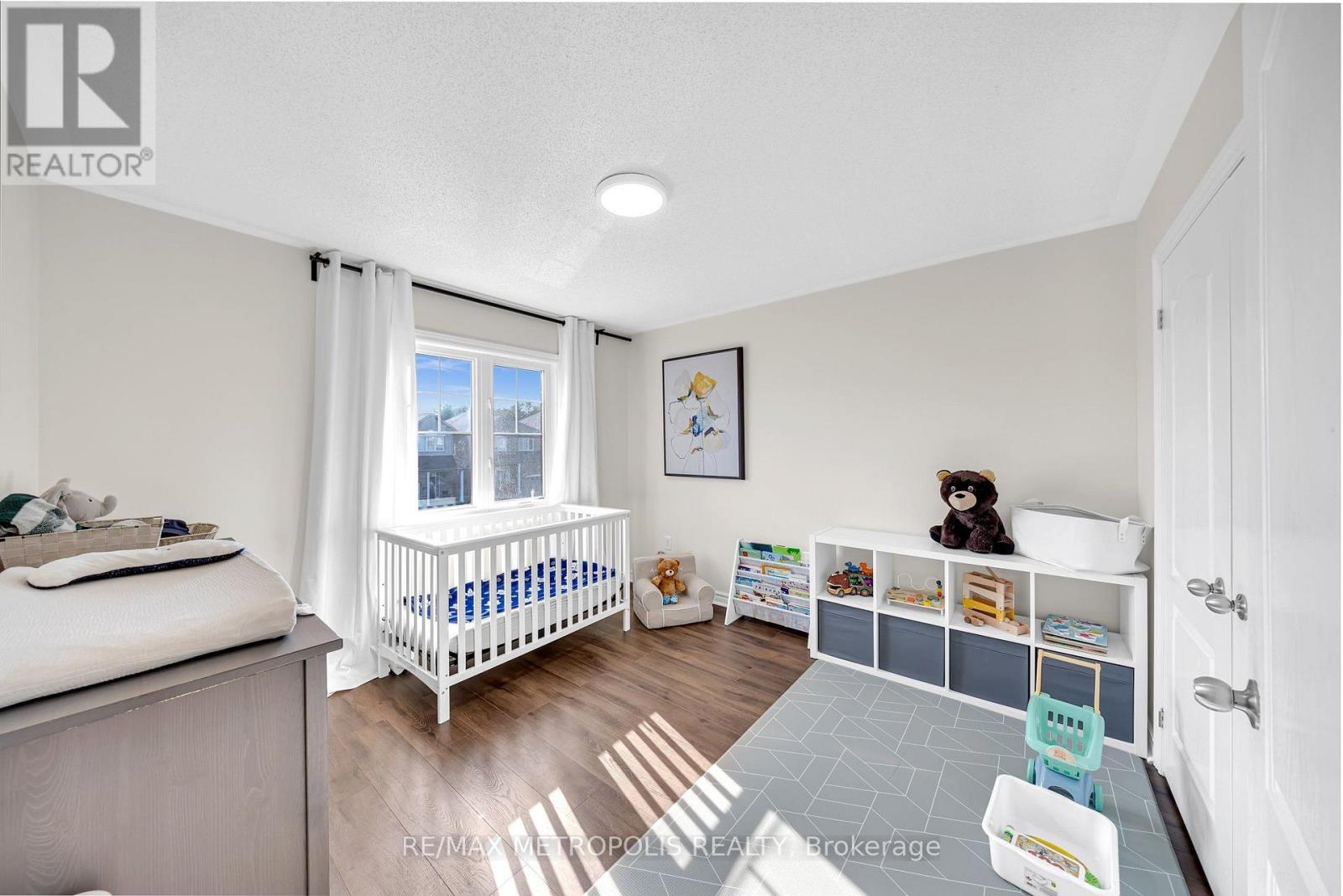 23 GORDON COWLING STREET - 17