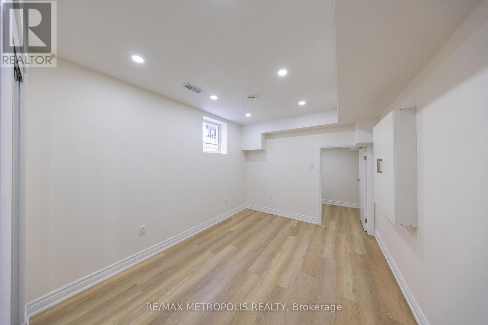 23 GORDON COWLING STREET - 29
