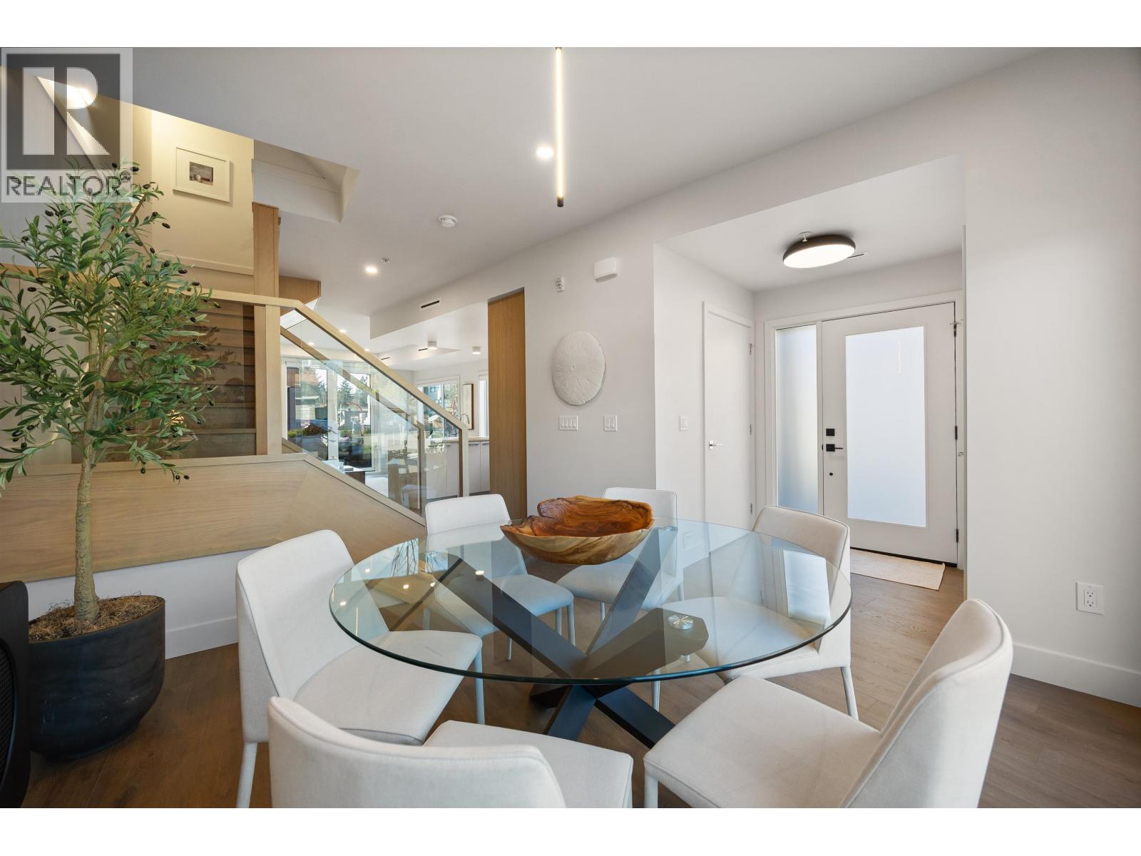 3114 WOODBINE DRIVE, North Vancouver