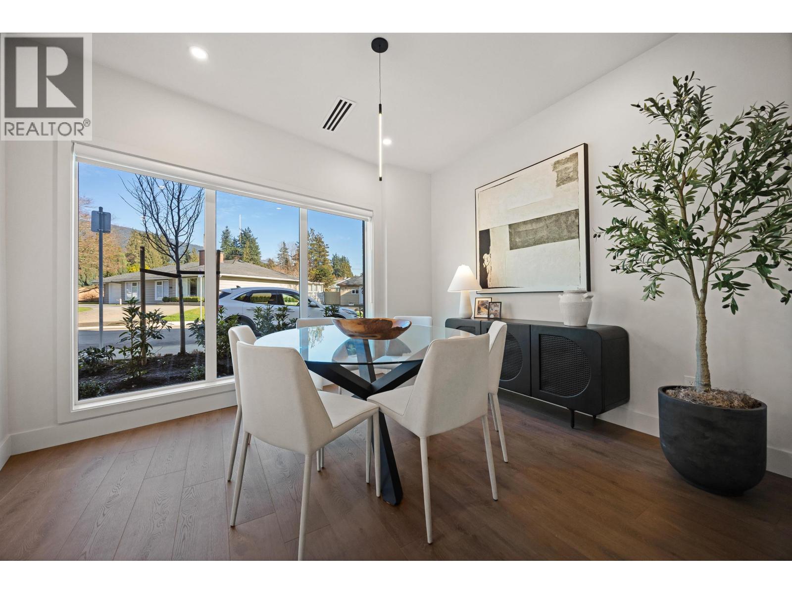 3114 WOODBINE DRIVE, North Vancouver
