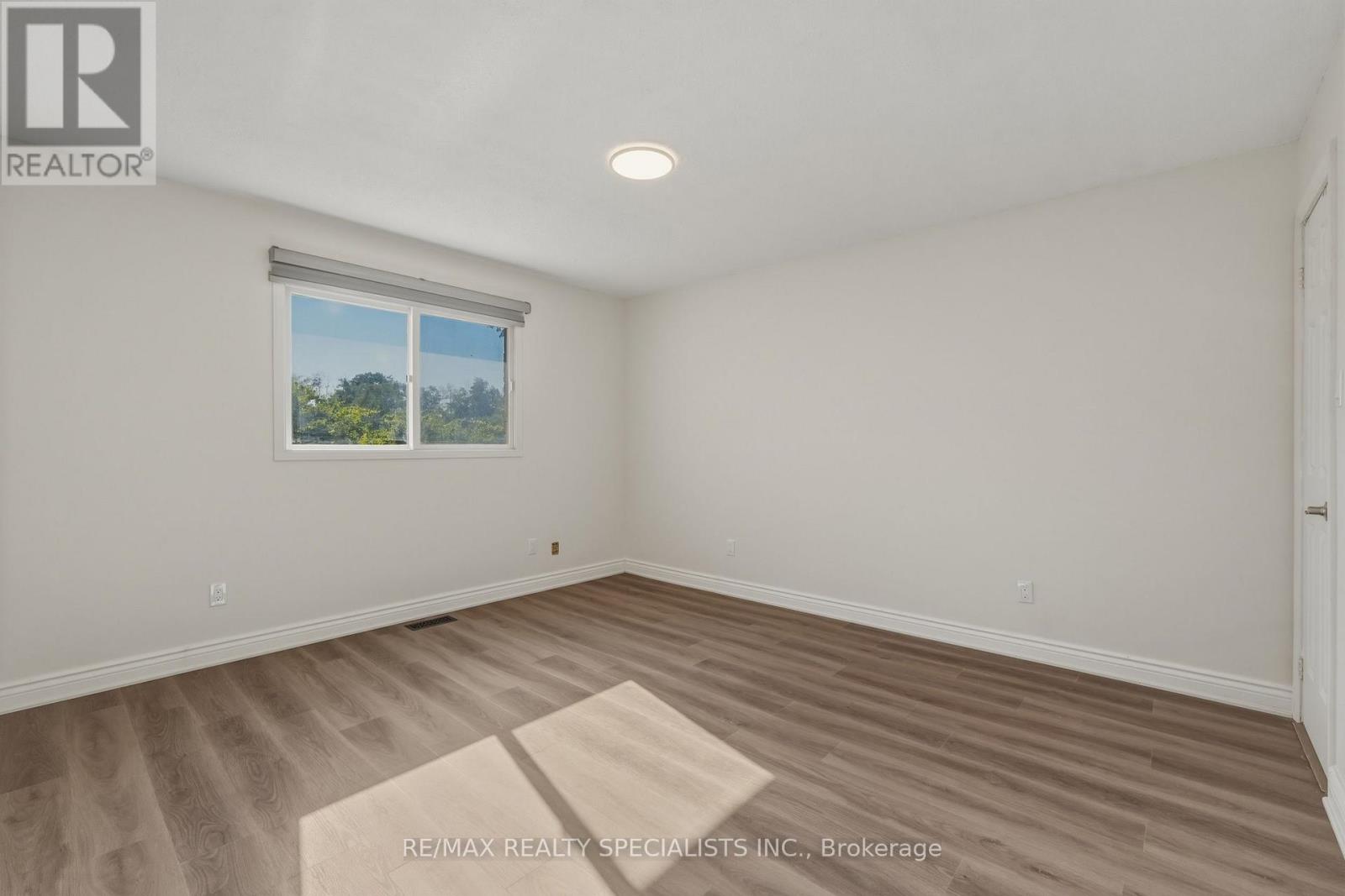 29 CAMPION COURT - 13