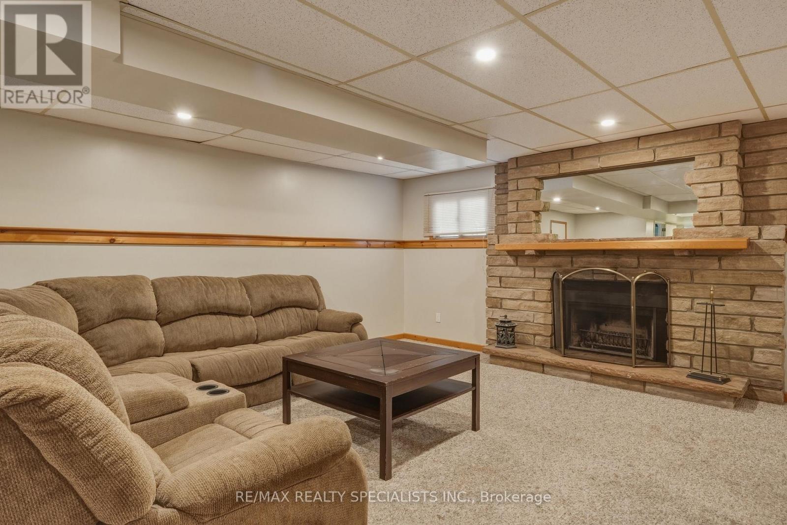 29 CAMPION COURT - 24