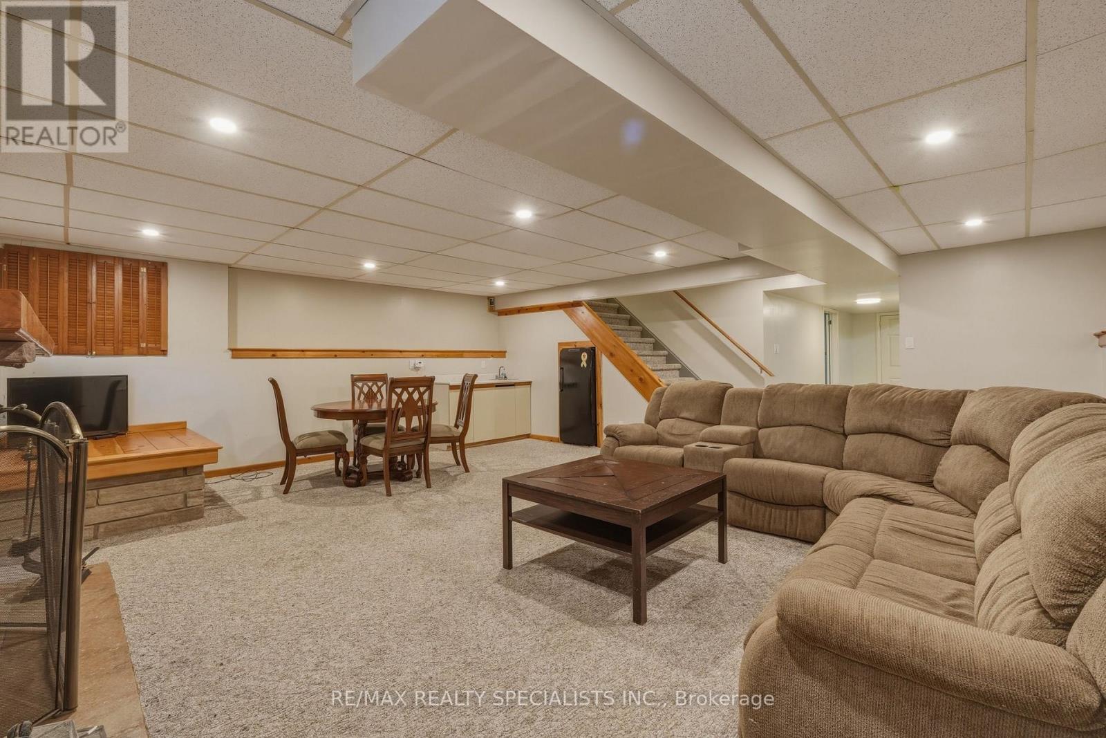 29 CAMPION COURT - 26