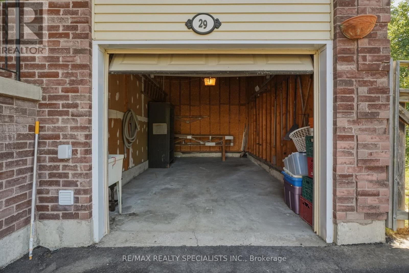 29 CAMPION COURT - 32