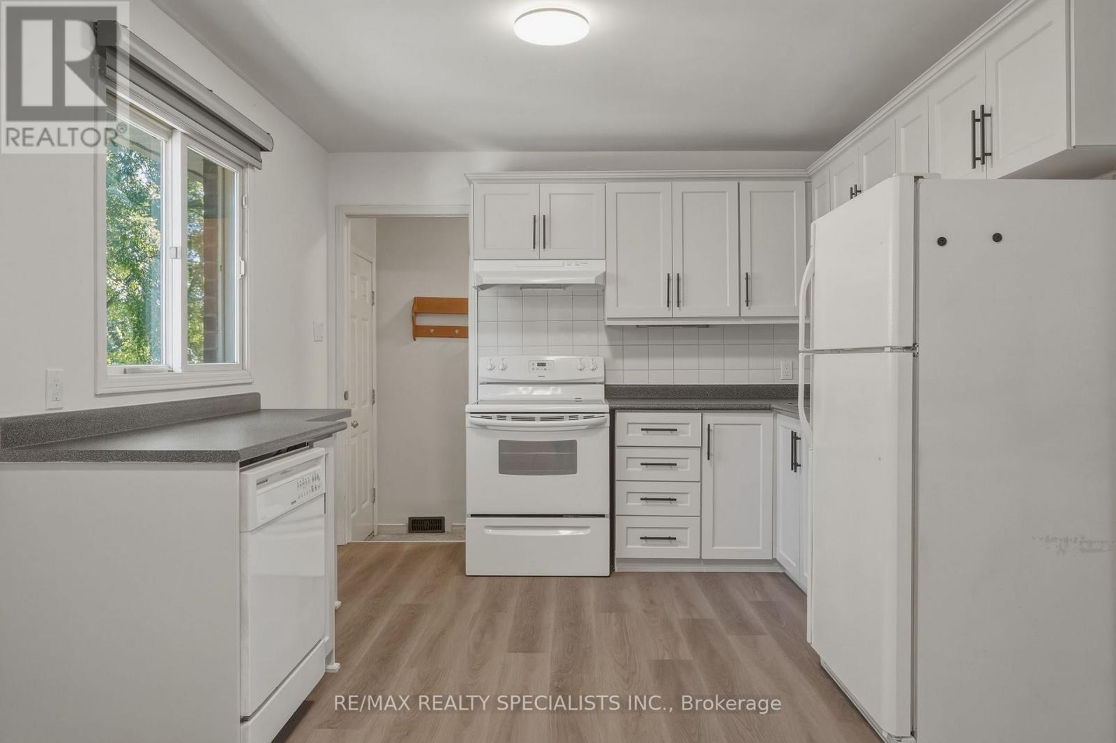 29 CAMPION COURT - 8