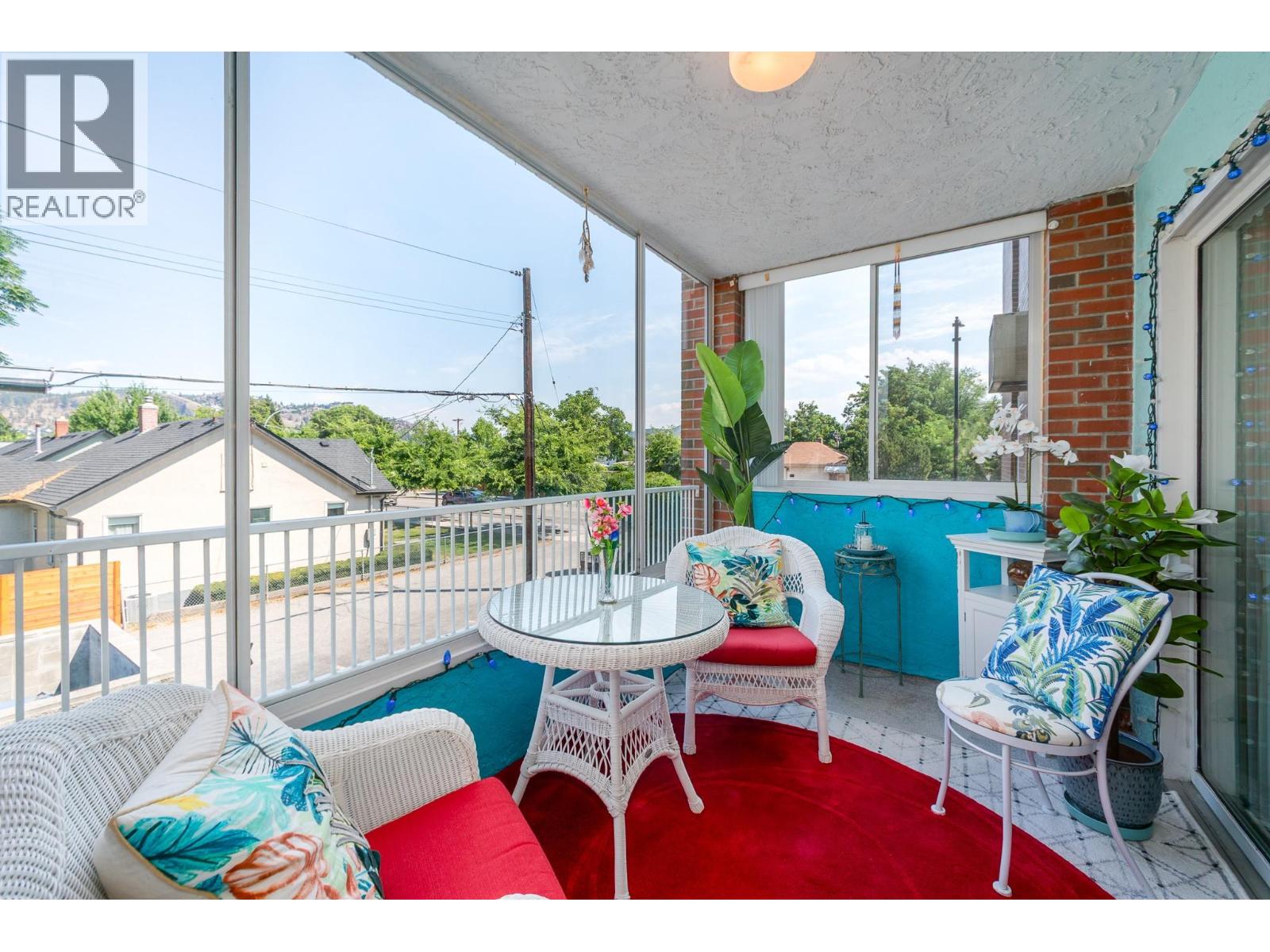 #103 878 Bernard Avenue - 10