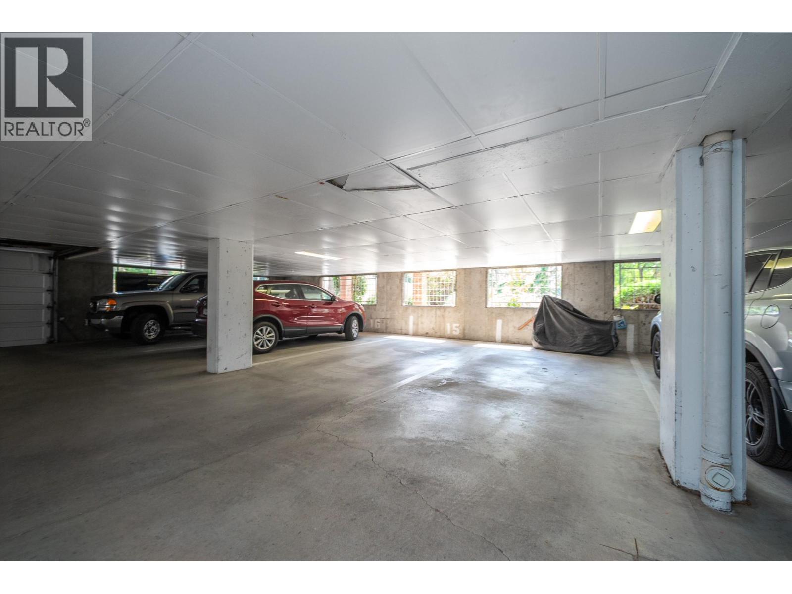 #103 878 Bernard Avenue - 33
