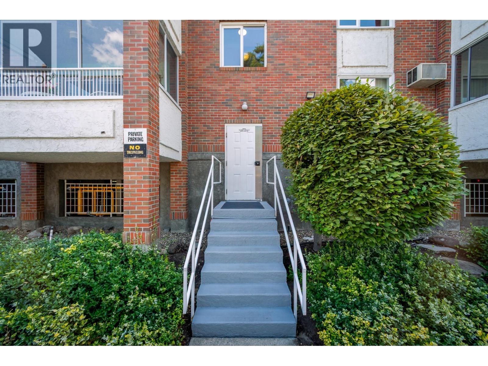 #103 878 Bernard Avenue - 43