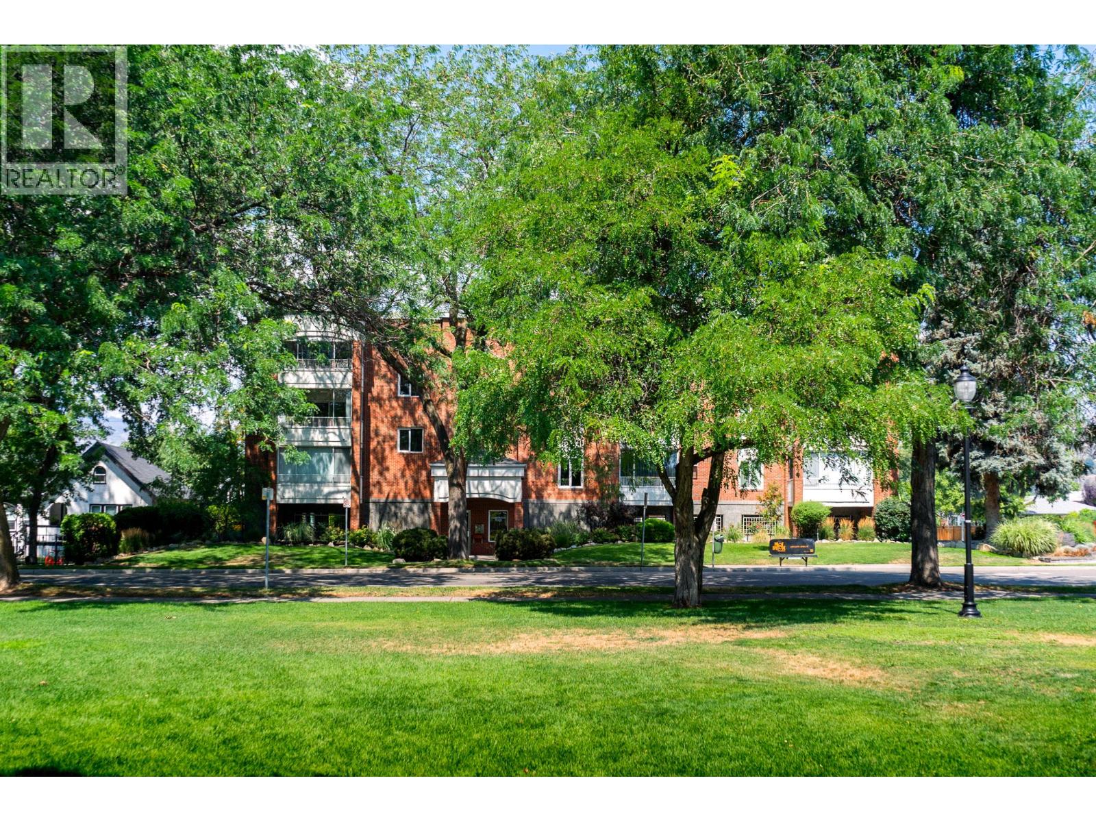 #103 878 Bernard Avenue - 50