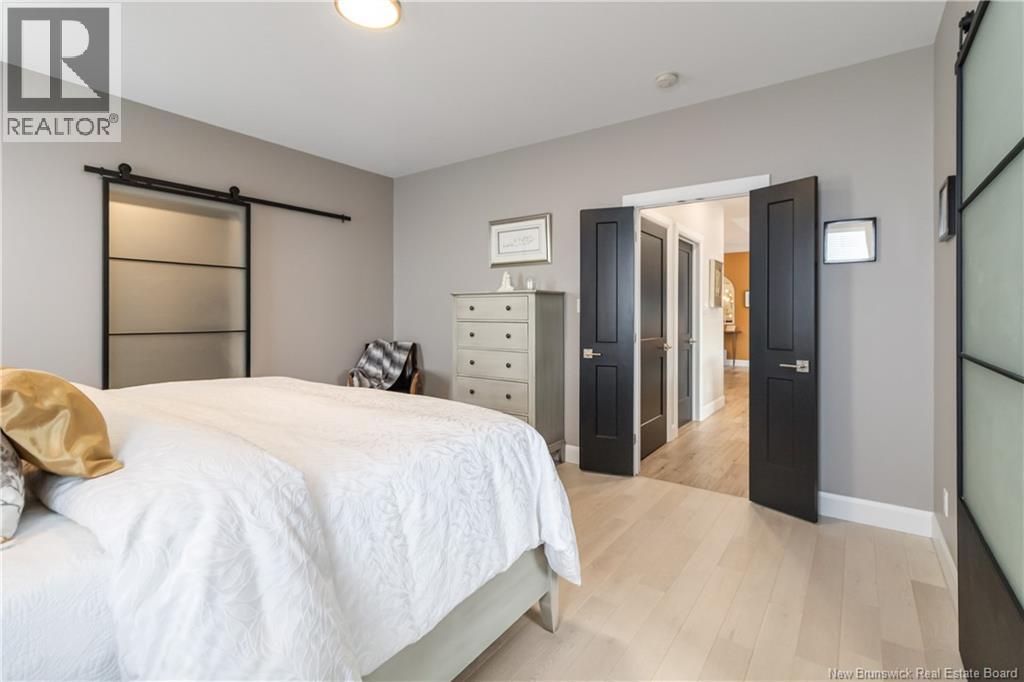 96 BLACKSTONE Drive - 32
