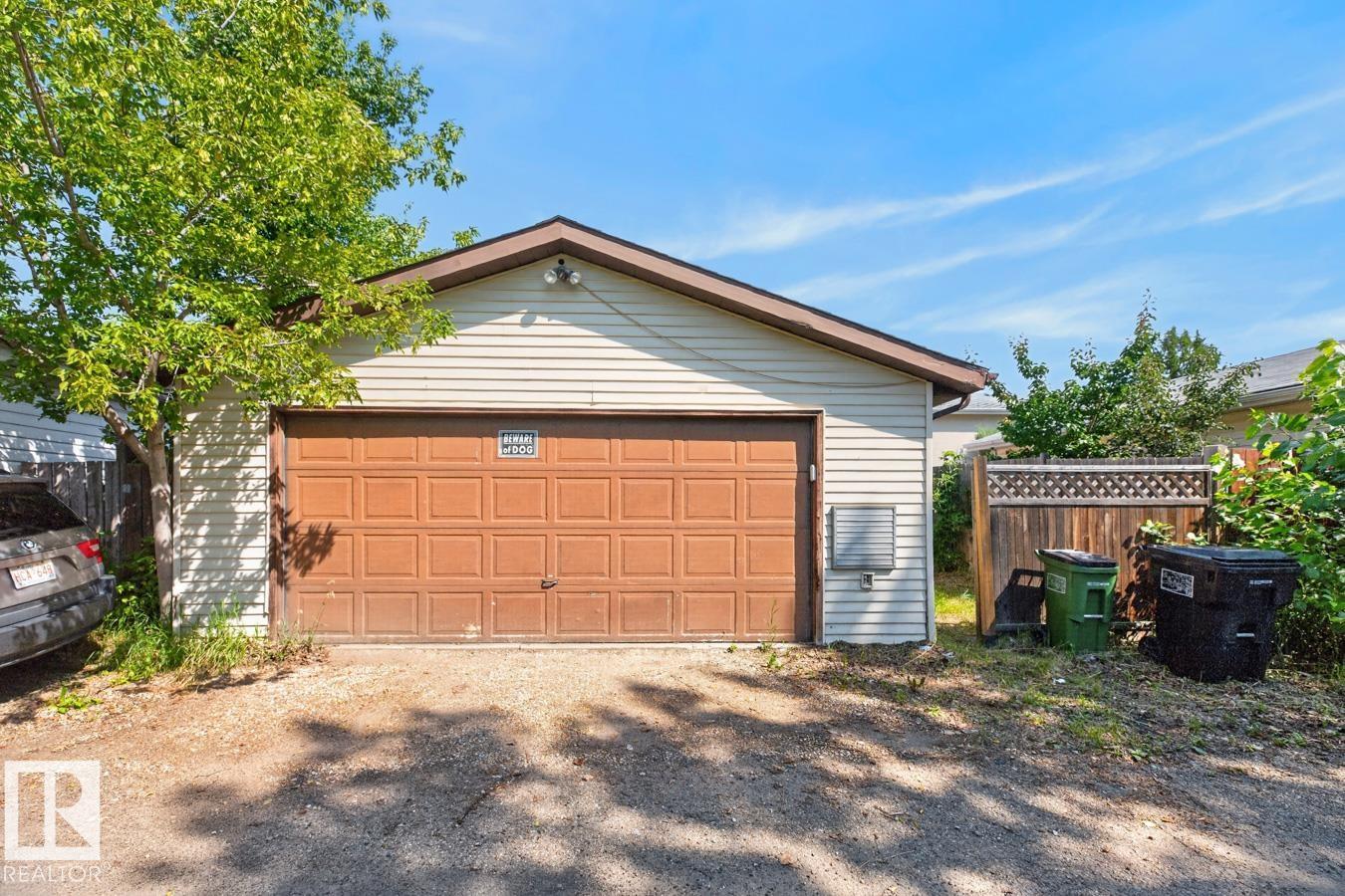 4003 41 AV NW - 39